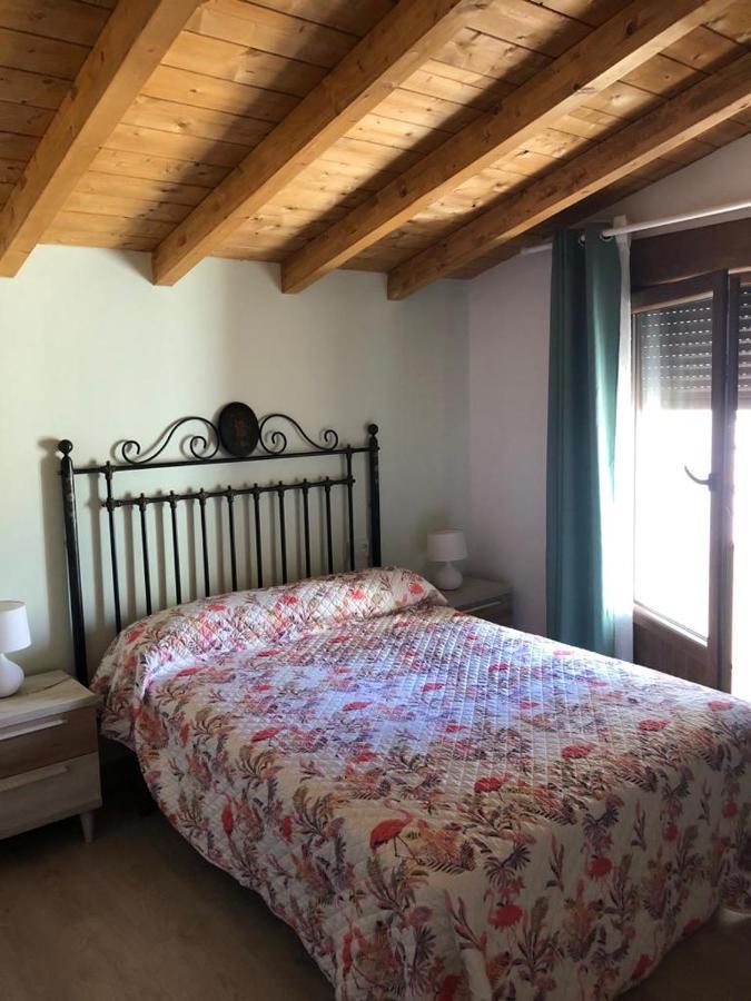 Casa Rural Los 7 Pinos De Gredos ナバレドンダ・デ・グレドス エクステリア 写真