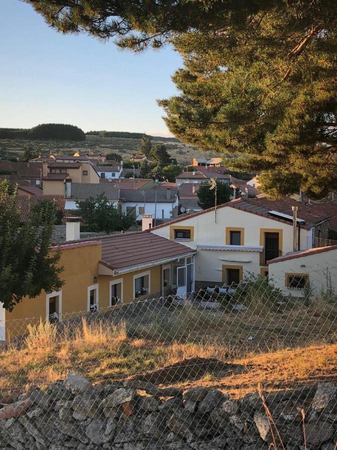 Casa Rural Los 7 Pinos De Gredos ナバレドンダ・デ・グレドス エクステリア 写真